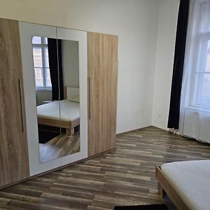 Kamer met een Queen Size Bed